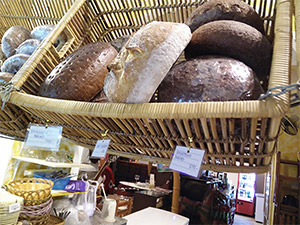 Deutsches Brot in der Kokonuss