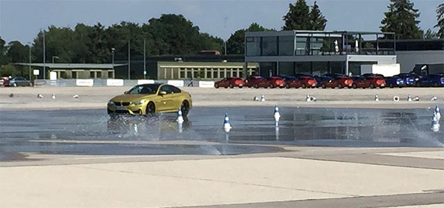 Erster Drift dei der BMW Drift Experience