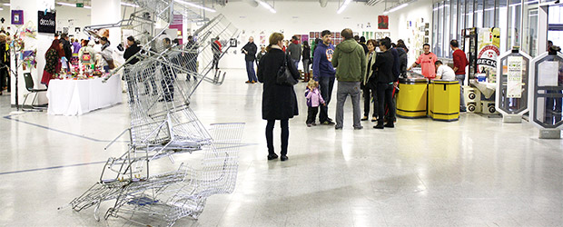 Künstler (über 50 Stück) präsentieren ihre Werke in Supermarkt-Atomosphäre - SupermART in Nürnberger Quelle-Areal