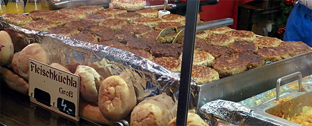 Fleischküchle auf dem Christkindlesmarkt Nürnberg