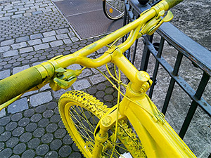 TeilEsel Fahrrad in Nürnberg mit neongelbem Lenker