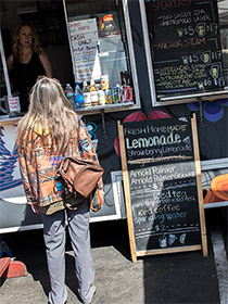 Street Brew Trucks mit Bier und Wein