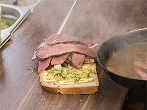 Pastrami Sandwich von Red Flag BBQ