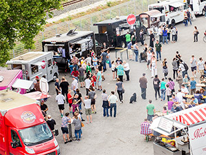 Viele Food Trucks in Nürnberg