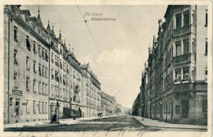 Ein anderer Blick in die Wölckernstraße, ebenfalls von der Kreuzung Pillenreuther Straße gegen Osten, aufgenommen zwischen 1905 und 1911.